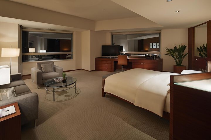 Room 38 of 216