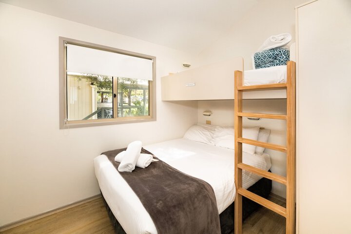 Room 16 of 34