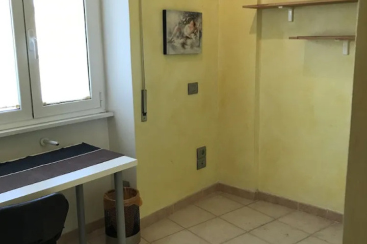 Room 11 of 17
