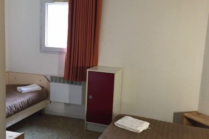 Room 12 of 22