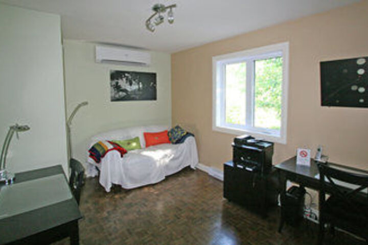Business Center 5 of 19