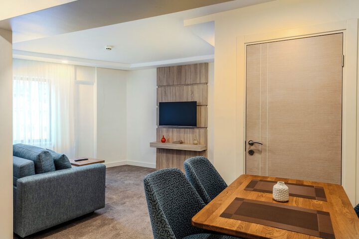 Room 90 of 170