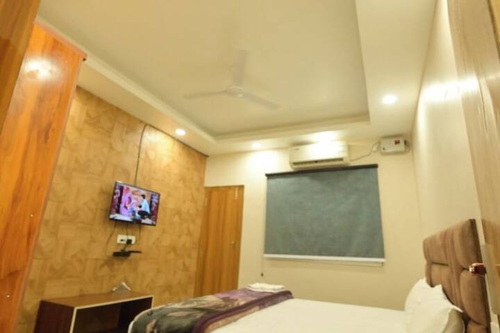 Room 64 of 90