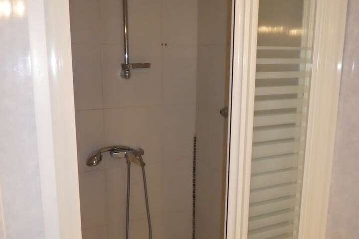 Room 18 of 18