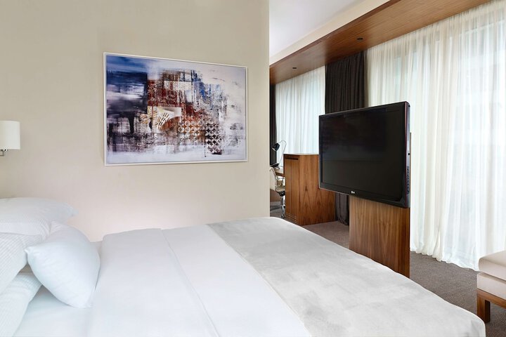 Room 15 of 59