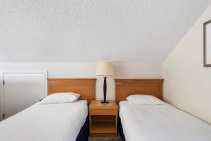 Room 472 of 984