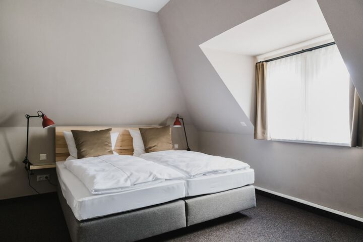 Room 10 of 75