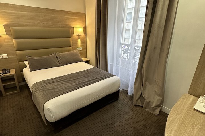Room 11 of 21
