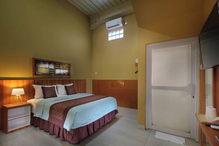 Room 12 of 29