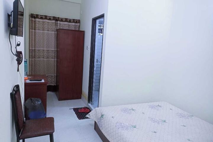 Room 6 of 35