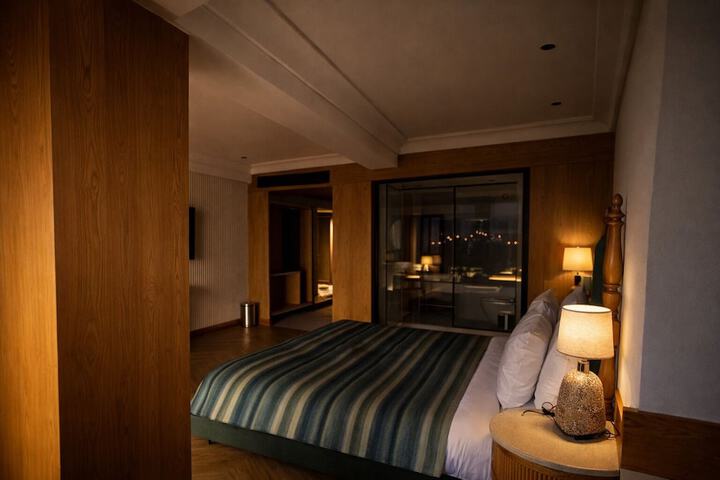 Room 23 of 40