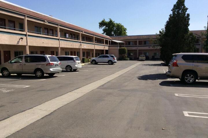 Hotel 6 of 63