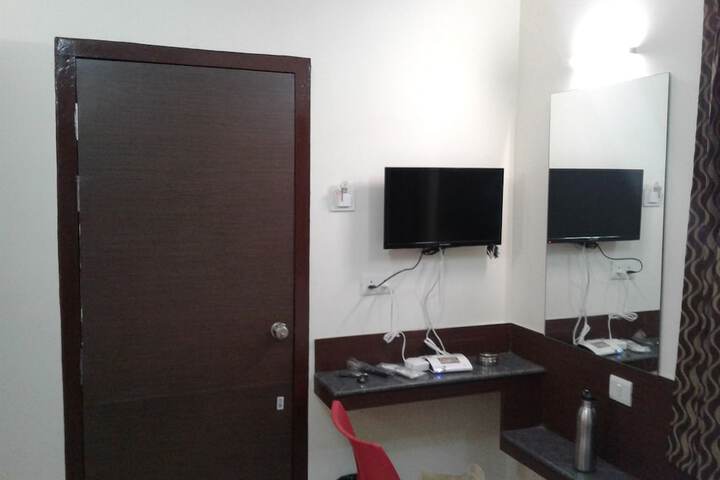 Room 3 of 12
