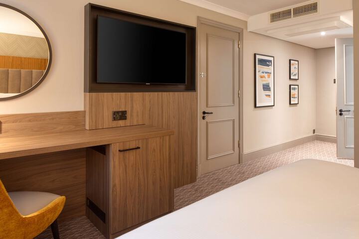 Room 5 of 52