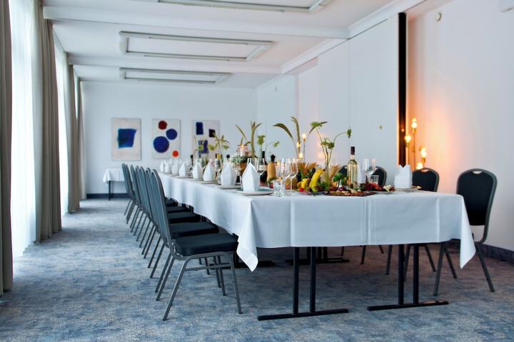 Dining 70 of 91