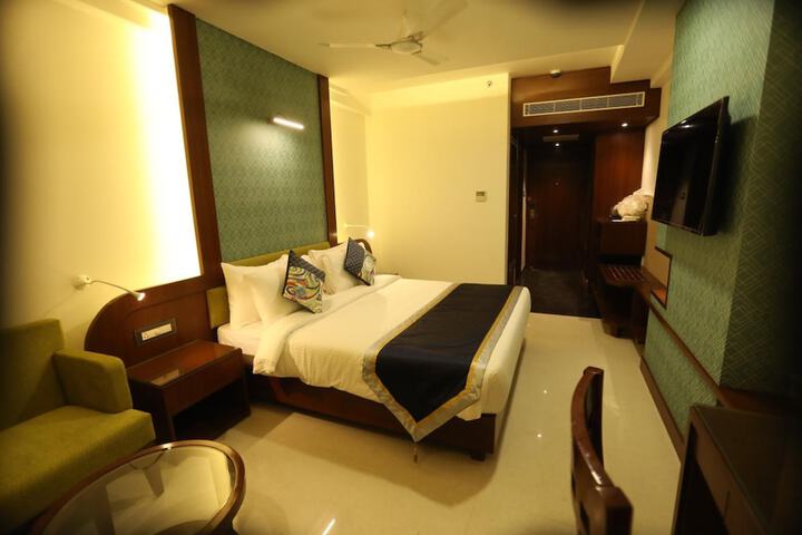 Room 13 of 29