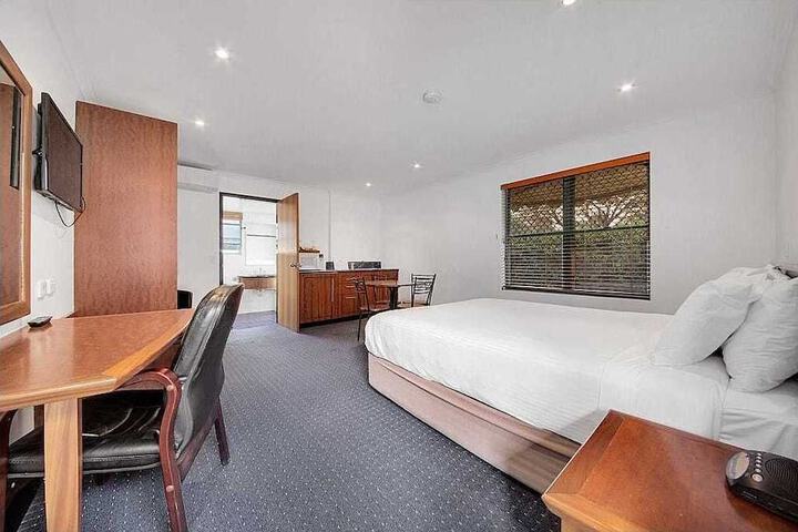 Room 5 of 25