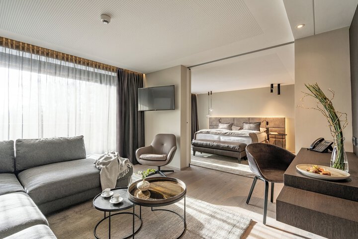 Room 47 of 106