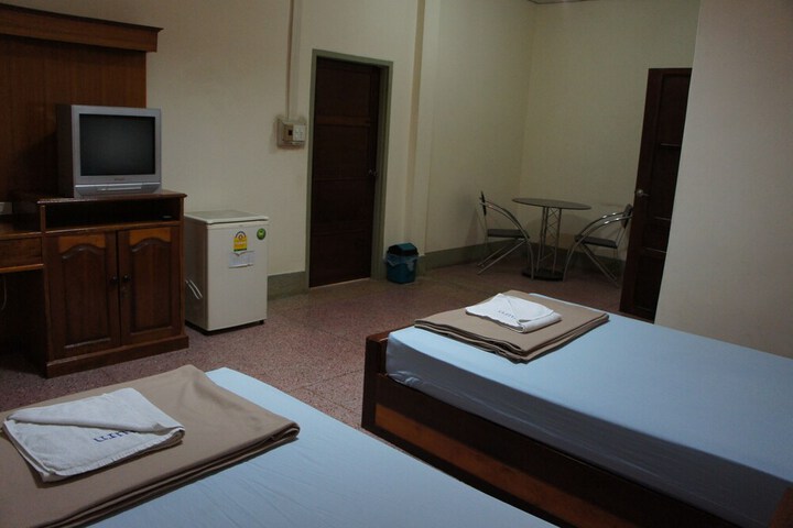 Room 7 of 32