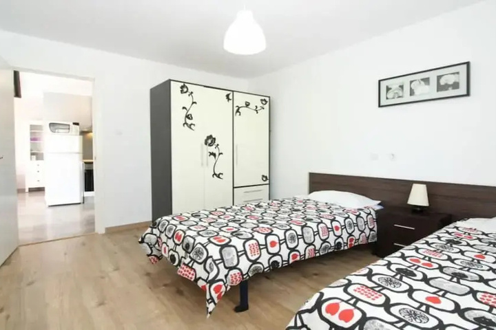 Residence by G Avenida de Cantabria 60