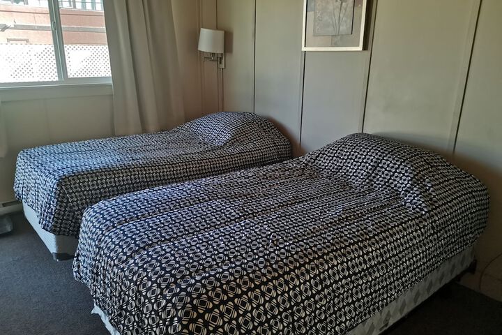 Room 36 of 80