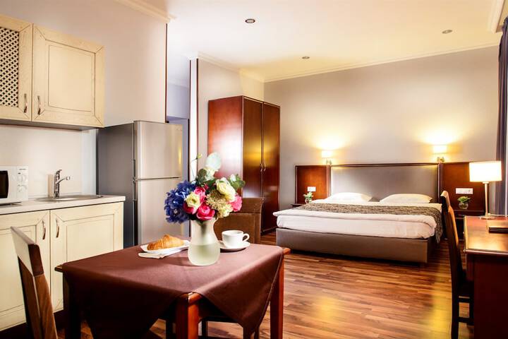 Room 18 of 115