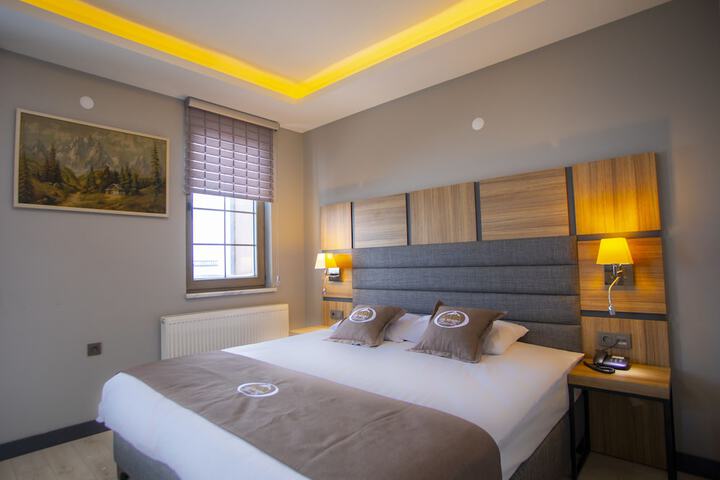 Room 8 of 72