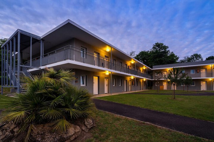 Sure Hotel by Best Western Mont-de-Marsan in Saint-Pierre-du-Mont