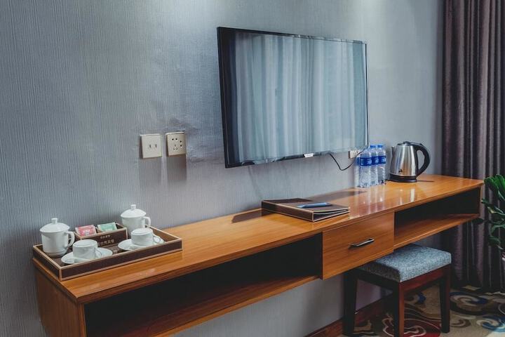 Room 10 of 82