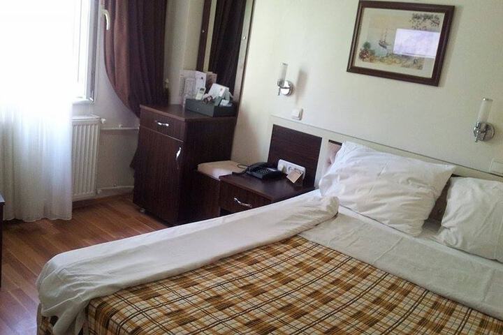 Room 9 of 26