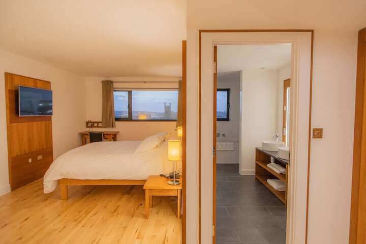 Room 30 of 121
