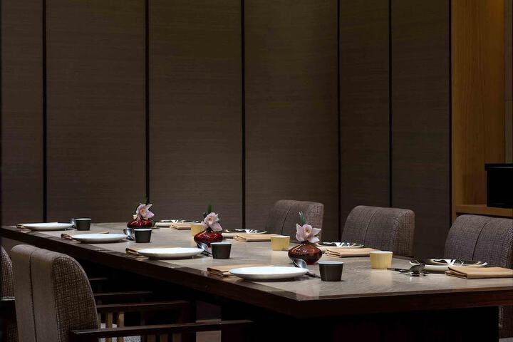 Dining 85 of 152