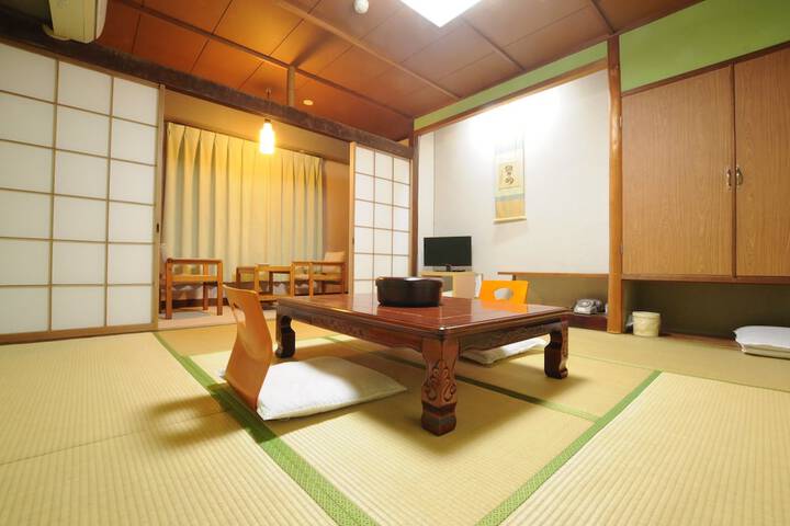 Room 10 of 31