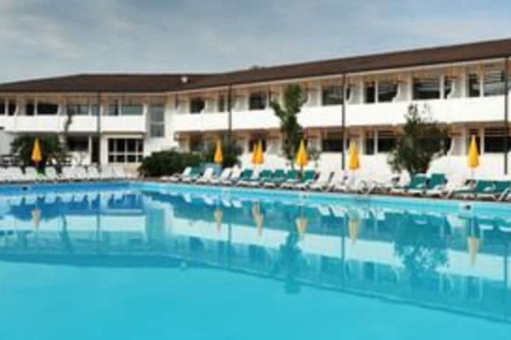 Pools & Facilities