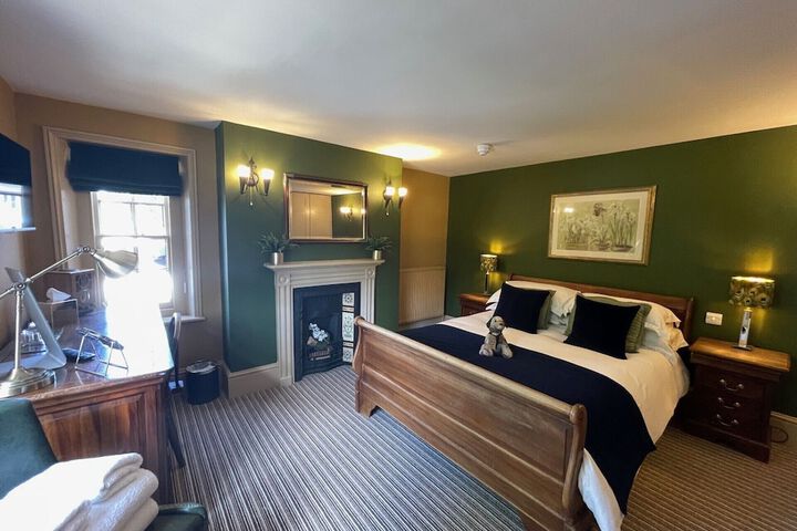 Room 14 of 77