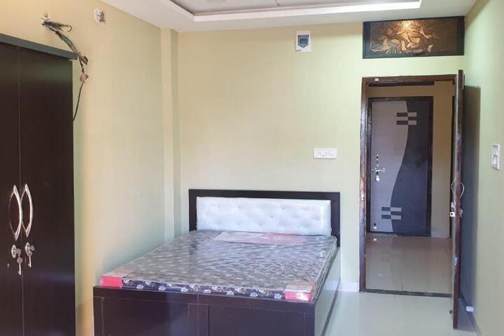 SPOT ON 87422 Krishna Hotel