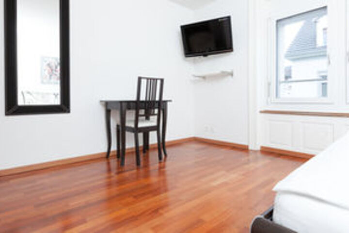 Room 14 of 27