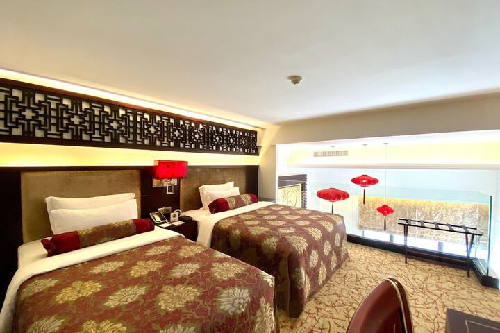 Room 22 of 47