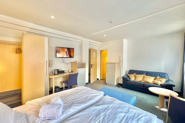 Room 12 of 63