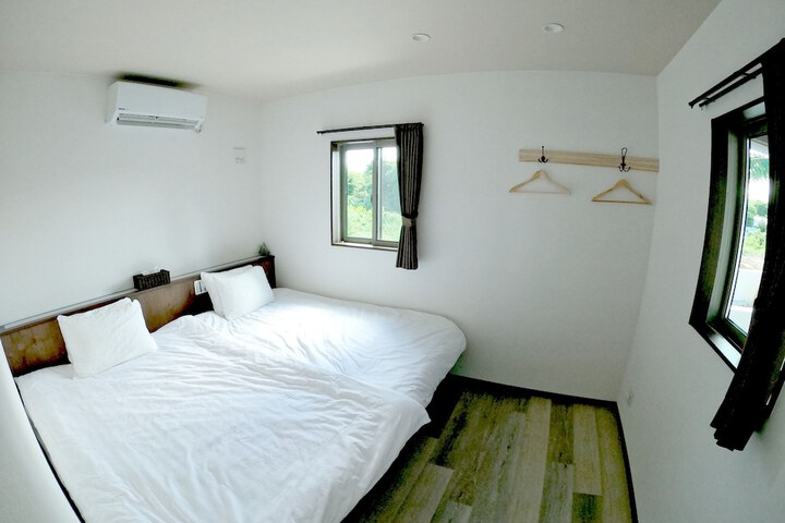 Room 28 of 97
