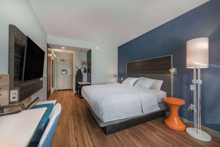 1 King Bed with Walk in Shower (4 of 8)