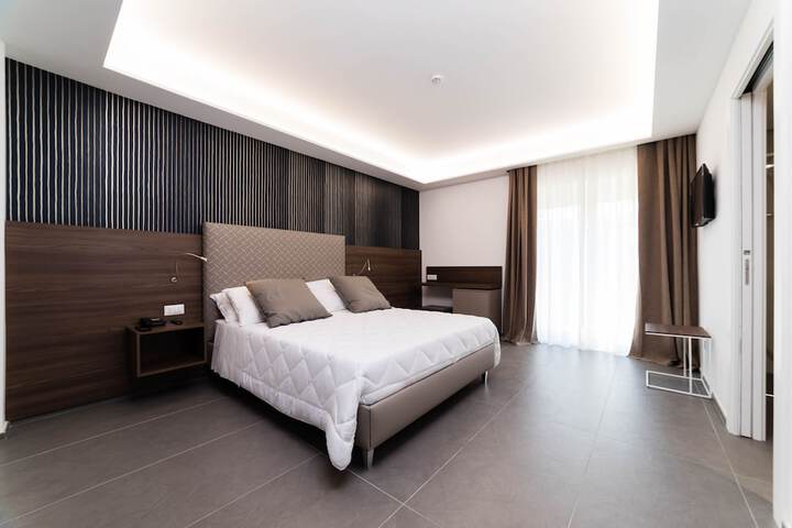 Room 10 of 43