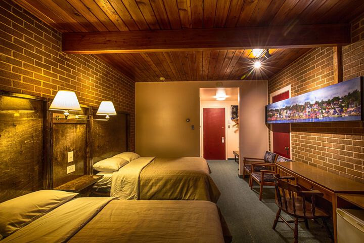 Room 3 of 3