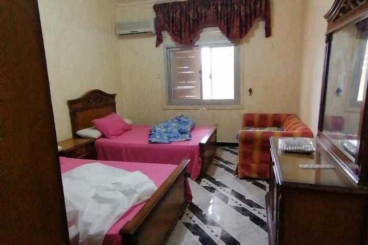 Room 6 of 33