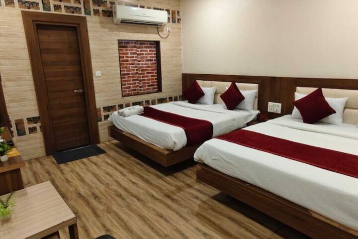 Room 7 of 24
