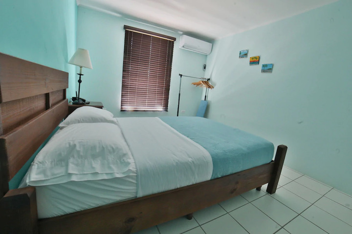 Room 8 of 10