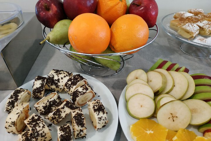 Breakfast/Coffee Service 76 of 111