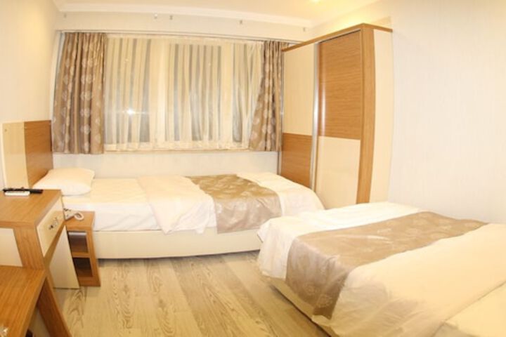Room 10 of 37