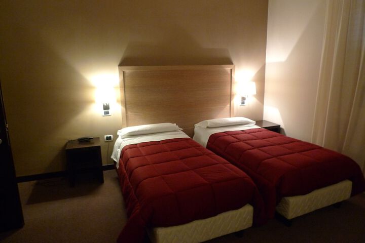 Room 11 of 60