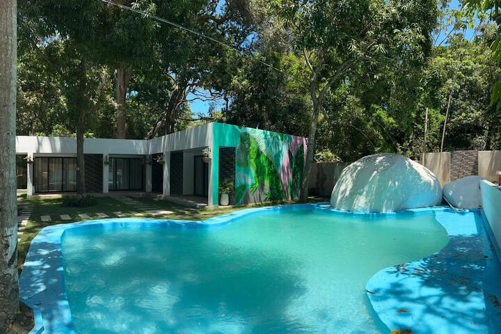 Pool 21 of 26
